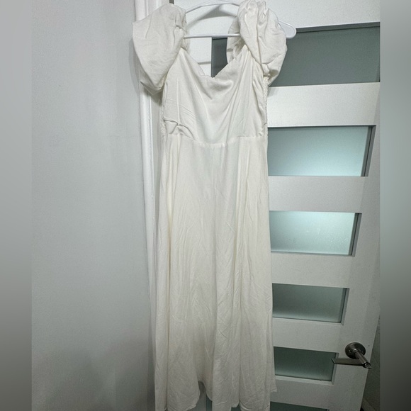 ASTR The Label Off Shoulder Puff Sleeve midi Dress - Picture 4 of 5